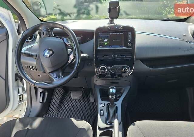 Рено Зое, объемом двигателя 0 л и пробегом 141 тыс. км за 9900 $, фото 11 на Automoto.ua