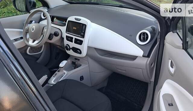 Рено Зое, объемом двигателя 0 л и пробегом 104 тыс. км за 9600 $, фото 12 на Automoto.ua