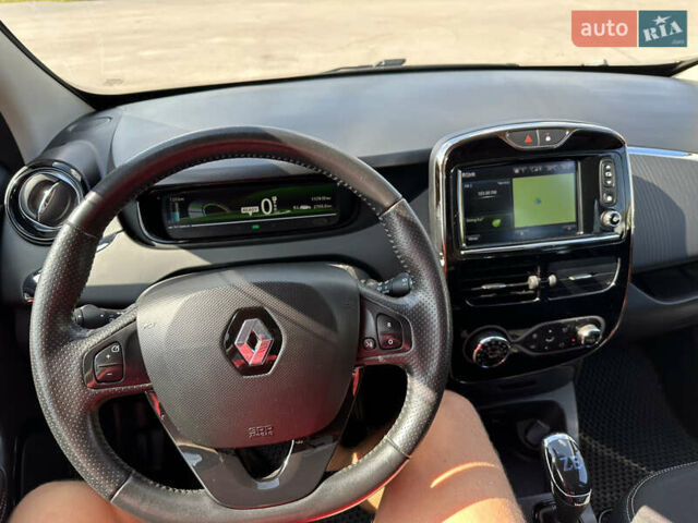 Рено Зое, объемом двигателя 0 л и пробегом 117 тыс. км за 10500 $, фото 20 на Automoto.ua