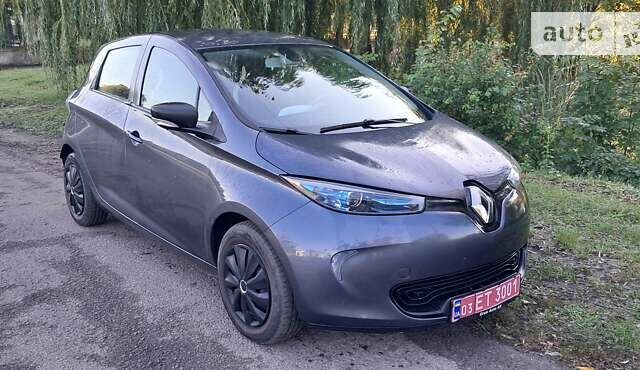 Рено Зое, объемом двигателя 0 л и пробегом 104 тыс. км за 9600 $, фото 1 на Automoto.ua