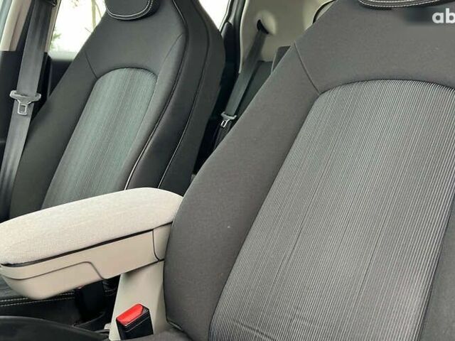 Рено Зое, объемом двигателя 0 л и пробегом 140 тыс. км за 8900 $, фото 17 на Automoto.ua