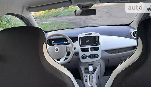 Рено Зое, объемом двигателя 0 л и пробегом 104 тыс. км за 9600 $, фото 5 на Automoto.ua
