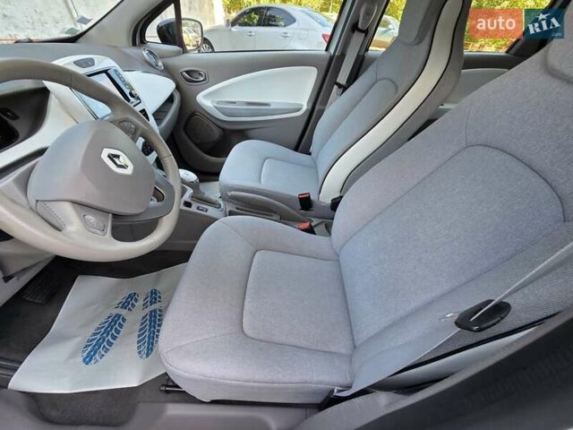 Рено Зое, объемом двигателя 0 л и пробегом 29 тыс. км за 10500 $, фото 21 на Automoto.ua