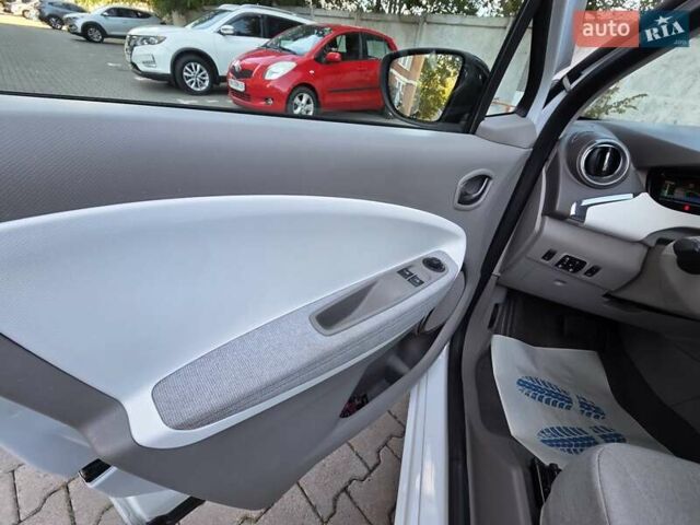 Рено Зое, объемом двигателя 0 л и пробегом 29 тыс. км за 10500 $, фото 18 на Automoto.ua