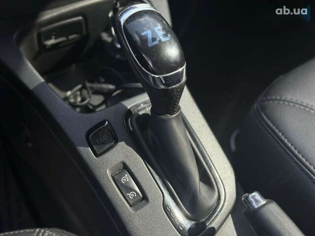 Рено Зое, объемом двигателя 0 л и пробегом 180 тыс. км за 9990 $, фото 19 на Automoto.ua