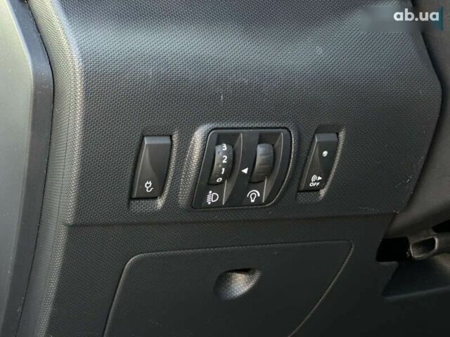 Рено Зое, объемом двигателя 0 л и пробегом 180 тыс. км за 9990 $, фото 13 на Automoto.ua