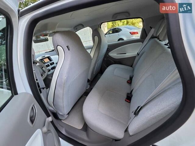 Рено Зое, объемом двигателя 0 л и пробегом 29 тыс. км за 10500 $, фото 24 на Automoto.ua