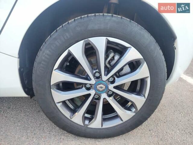 Рено Зое, объемом двигателя 0 л и пробегом 59 тыс. км за 12500 $, фото 43 на Automoto.ua