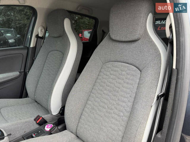 Рено Зое, объемом двигателя 0 л и пробегом 153 тыс. км за 11800 $, фото 18 на Automoto.ua
