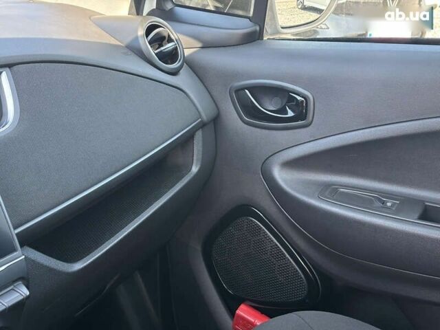 Рено Зое, объемом двигателя 0 л и пробегом 73 тыс. км за 11000 $, фото 17 на Automoto.ua