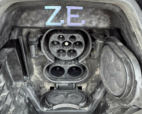 Рено Зое, об'ємом двигуна 0 л та пробігом 115 тис. км за 12500 $, фото 22 на Automoto.ua