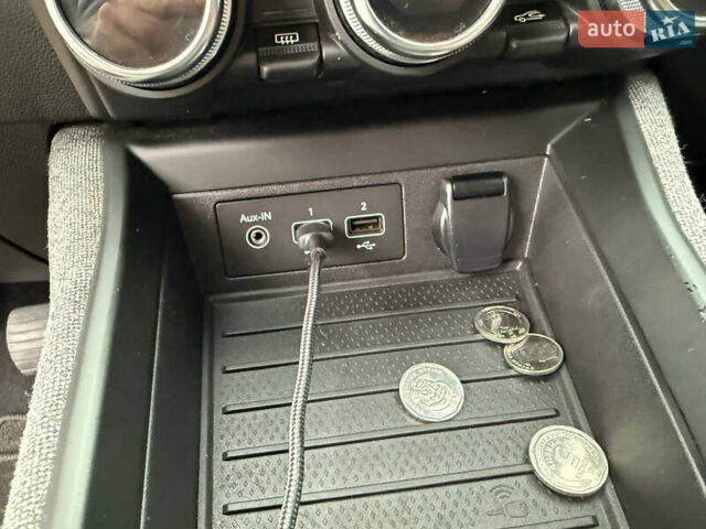 Рено Зое, объемом двигателя 0 л и пробегом 153 тыс. км за 11800 $, фото 42 на Automoto.ua