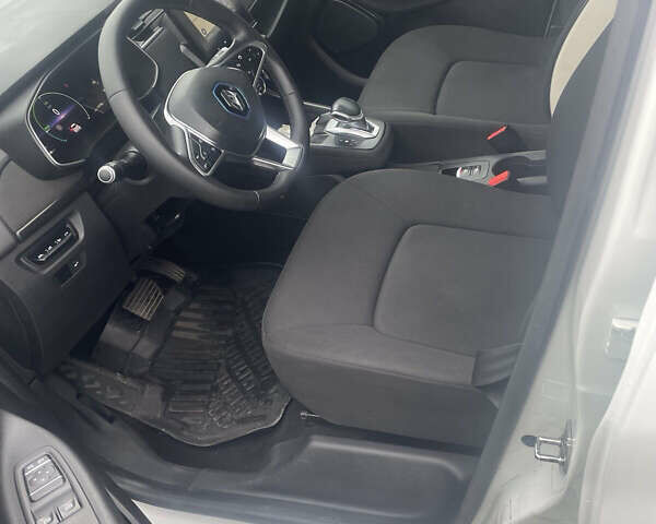 Рено Зое, объемом двигателя 0 л и пробегом 111 тыс. км за 11300 $, фото 14 на Automoto.ua