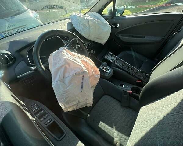 Рено Зое, объемом двигателя 0 л и пробегом 45 тыс. км за 8000 $, фото 2 на Automoto.ua