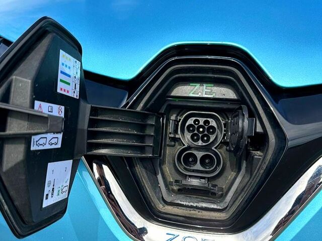 Рено Зое, объемом двигателя 52 л и пробегом 82 тыс. км за 12850 $, фото 3 на Automoto.ua