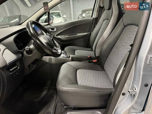 Рено Зое, объемом двигателя 0 л и пробегом 144 тыс. км за 13200 $, фото 14 на Automoto.ua