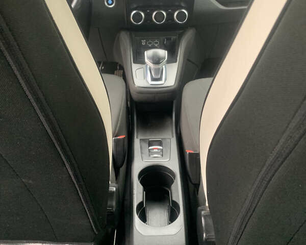 Рено Зое, объемом двигателя 0 л и пробегом 111 тыс. км за 11300 $, фото 10 на Automoto.ua