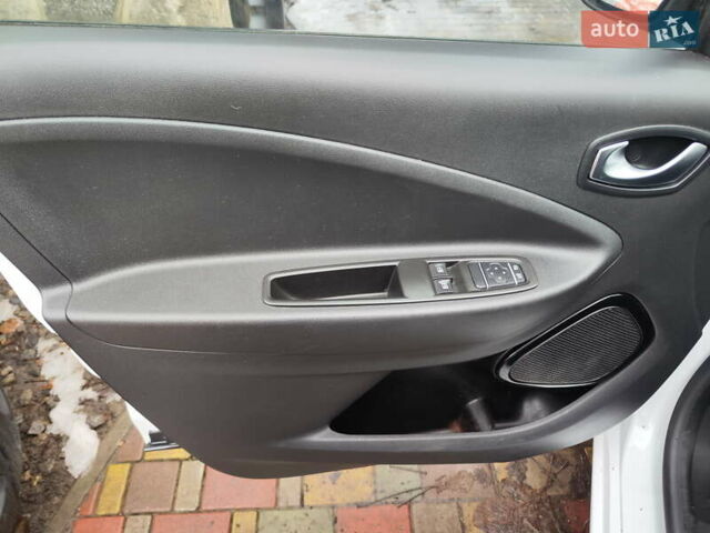 Рено Зое, объемом двигателя 0 л и пробегом 17 тыс. км за 12200 $, фото 22 на Automoto.ua