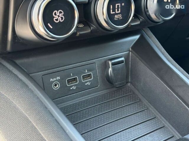 Рено Зое, объемом двигателя 0 л и пробегом 73 тыс. км за 11000 $, фото 15 на Automoto.ua