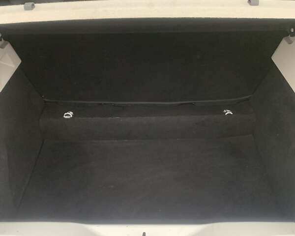 Рено Зое, объемом двигателя 0 л и пробегом 111 тыс. км за 11300 $, фото 15 на Automoto.ua