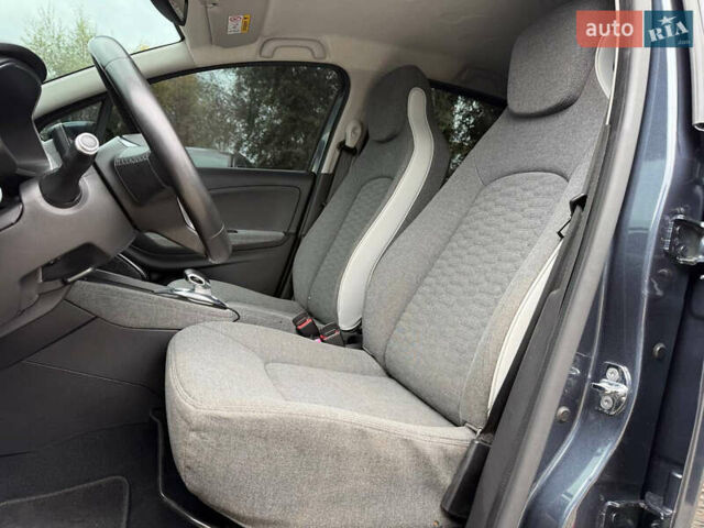 Рено Зое, объемом двигателя 0 л и пробегом 153 тыс. км за 11800 $, фото 15 на Automoto.ua