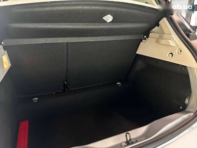 Рено Зое, объемом двигателя 0 л и пробегом 124 тыс. км за 11200 $, фото 12 на Automoto.ua