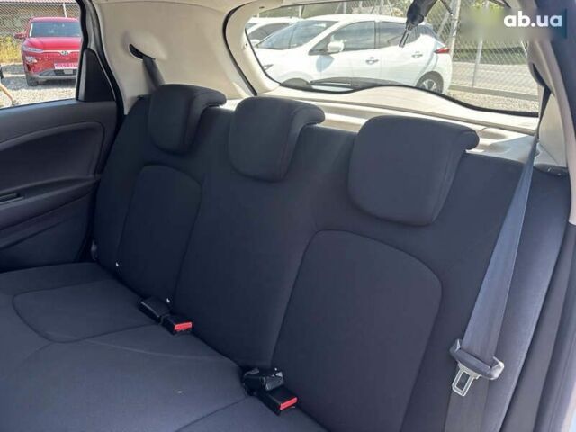 Рено Зое, объемом двигателя 0 л и пробегом 73 тыс. км за 11000 $, фото 20 на Automoto.ua