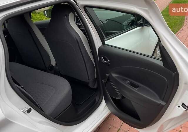 Рено Зое, объемом двигателя 0 л и пробегом 123 тыс. км за 11700 $, фото 19 на Automoto.ua