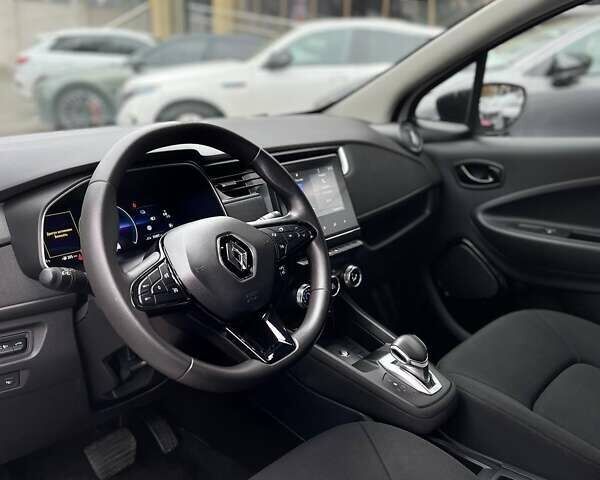 Рено Зое, объемом двигателя 0 л и пробегом 35 тыс. км за 13199 $, фото 16 на Automoto.ua