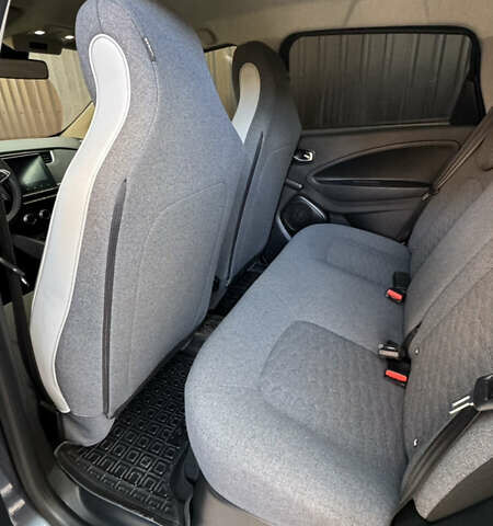 Рено Зое, объемом двигателя 0 л и пробегом 46 тыс. км за 13200 $, фото 7 на Automoto.ua