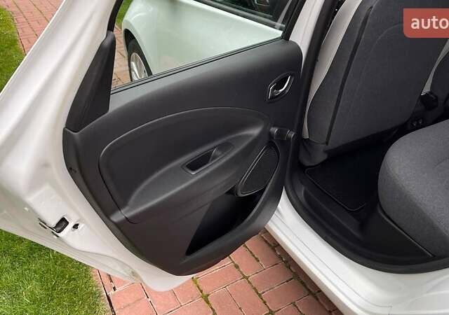 Рено Зое, объемом двигателя 0 л и пробегом 123 тыс. км за 11700 $, фото 20 на Automoto.ua