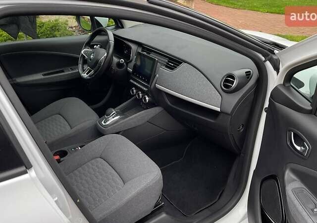 Рено Зое, объемом двигателя 0 л и пробегом 123 тыс. км за 11700 $, фото 28 на Automoto.ua