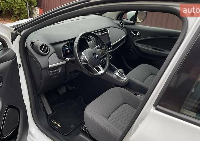 Рено Зое, объемом двигателя 0 л и пробегом 123 тыс. км за 11700 $, фото 7 на Automoto.ua