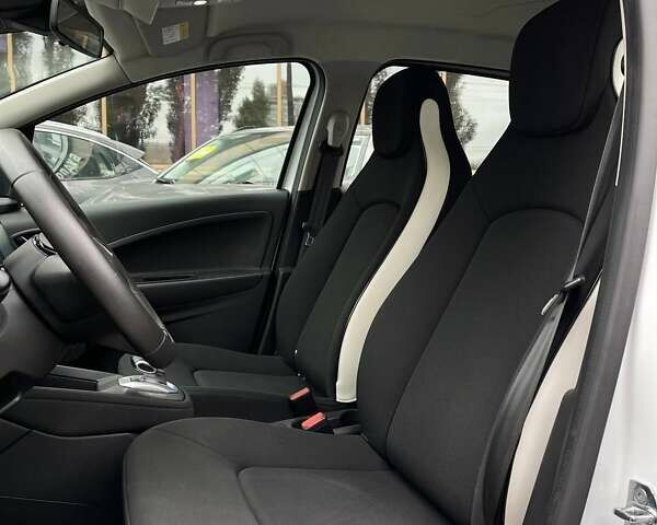 Рено Зое, объемом двигателя 0 л и пробегом 35 тыс. км за 13199 $, фото 18 на Automoto.ua