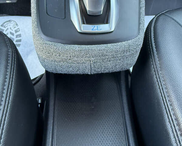 Рено Зое, объемом двигателя 0 л и пробегом 86 тыс. км за 13999 $, фото 22 на Automoto.ua