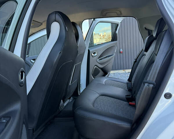 Рено Зое, объемом двигателя 0 л и пробегом 86 тыс. км за 13999 $, фото 30 на Automoto.ua