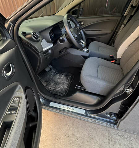 Рено Зое, объемом двигателя 0 л и пробегом 46 тыс. км за 13200 $, фото 6 на Automoto.ua