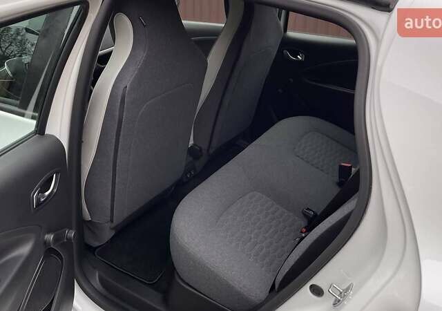 Рено Зое, объемом двигателя 0 л и пробегом 123 тыс. км за 11700 $, фото 23 на Automoto.ua