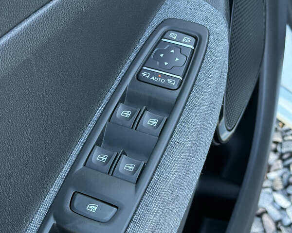 Рено Зое, объемом двигателя 0 л и пробегом 86 тыс. км за 13999 $, фото 24 на Automoto.ua