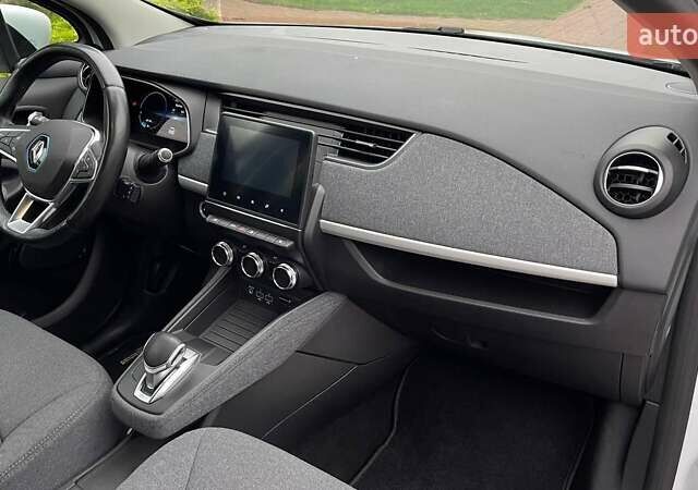 Рено Зое, объемом двигателя 0 л и пробегом 123 тыс. км за 11700 $, фото 8 на Automoto.ua