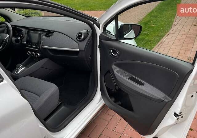 Рено Зое, объемом двигателя 0 л и пробегом 123 тыс. км за 11700 $, фото 11 на Automoto.ua