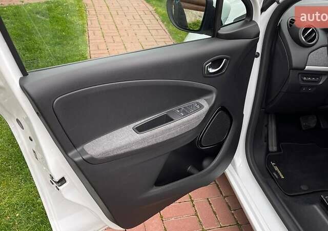 Рено Зое, объемом двигателя 0 л и пробегом 123 тыс. км за 11700 $, фото 22 на Automoto.ua
