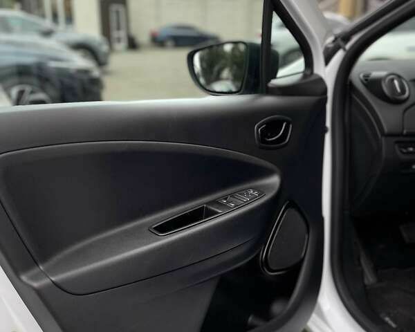 Рено Зое, объемом двигателя 0 л и пробегом 35 тыс. км за 12099 $, фото 20 на Automoto.ua