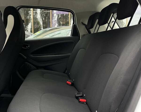 Рено Зое, объемом двигателя 0 л и пробегом 35 тыс. км за 13199 $, фото 19 на Automoto.ua