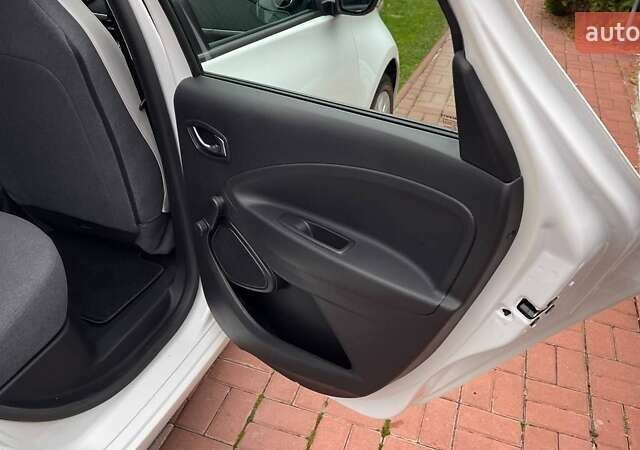 Рено Зое, объемом двигателя 0 л и пробегом 123 тыс. км за 11700 $, фото 16 на Automoto.ua