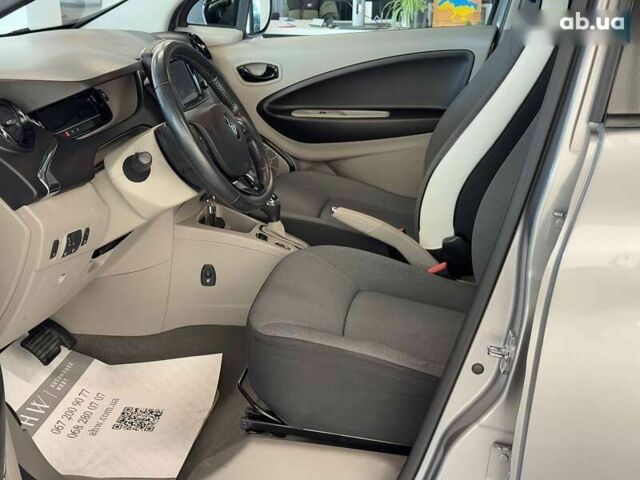 Рено Зое, объемом двигателя 12.58 л и пробегом 61 тыс. км за 8900 $, фото 21 на Automoto.ua