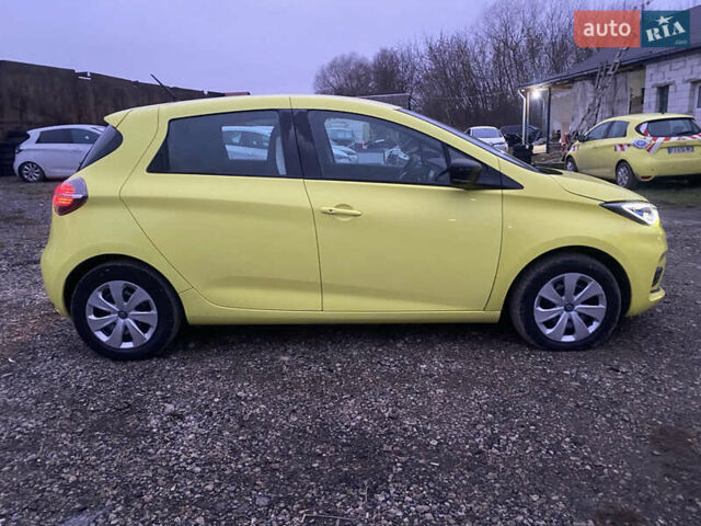 Желтый Рено Зое, объемом двигателя 0 л и пробегом 16 тыс. км за 11200 $, фото 4 на Automoto.ua