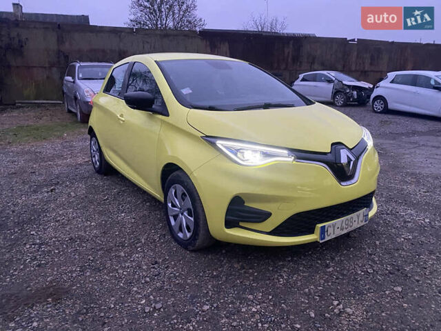 Желтый Рено Зое, объемом двигателя 0 л и пробегом 16 тыс. км за 11200 $, фото 5 на Automoto.ua