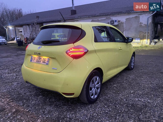 Желтый Рено Зое, объемом двигателя 0 л и пробегом 16 тыс. км за 11200 $, фото 3 на Automoto.ua