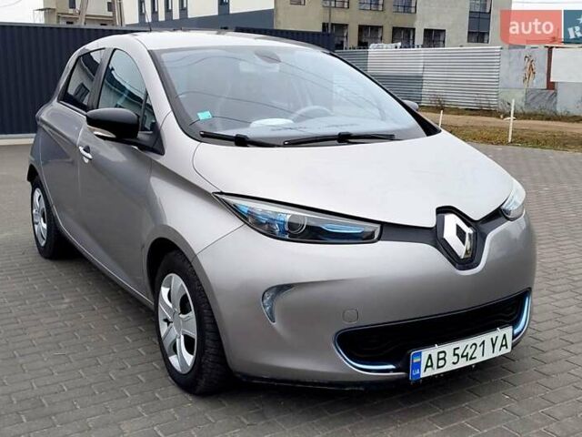 Серый Рено Зое, объемом двигателя 0 л и пробегом 91 тыс. км за 5950 $, фото 1 на Automoto.ua